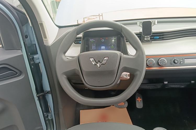 Used Wuling Hongguang MINIEV 2020 Enjoyment Model Lithium Iron Phosphate Steering Wheel