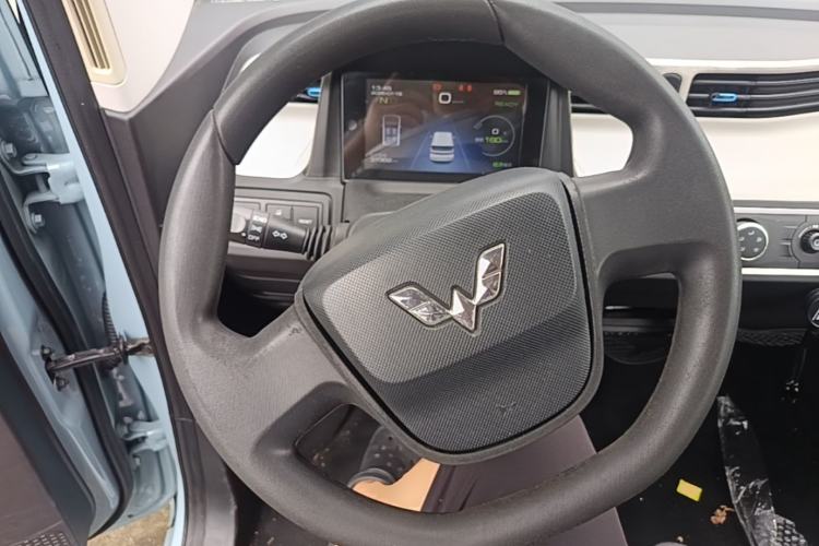 Used Wuling Hongguang MINIEV 2020 Enjoyment Model Lithium Iron Phosphate Steering Wheel