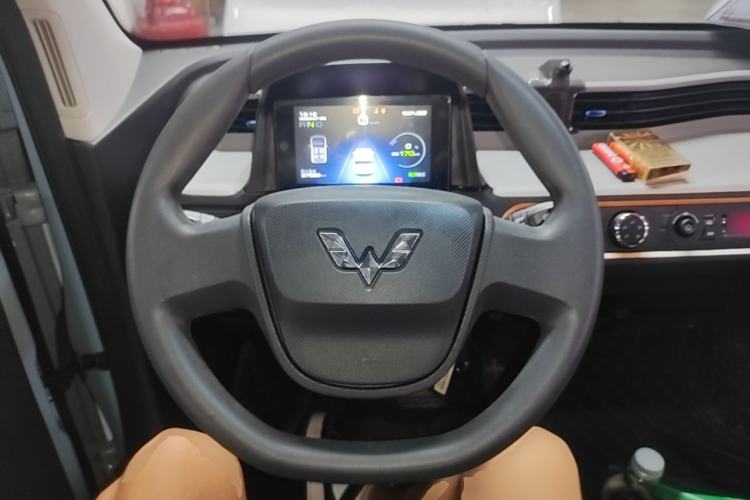Used Wuling Hongguang MINIEV 2020 Enjoyment Model Lithium Iron Phosphate Steering Wheel