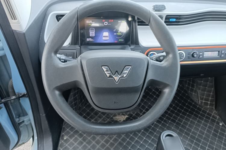 Used Wuling Hongguang MINIEV 2020 Enjoyment Model Lithium Iron Phosphate Steering Wheel