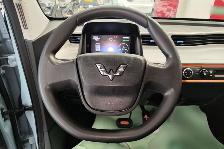 Used Wuling Hongguang MINIEV 2020 Enjoyment Model Lithium Iron Phosphate Steering Wheel