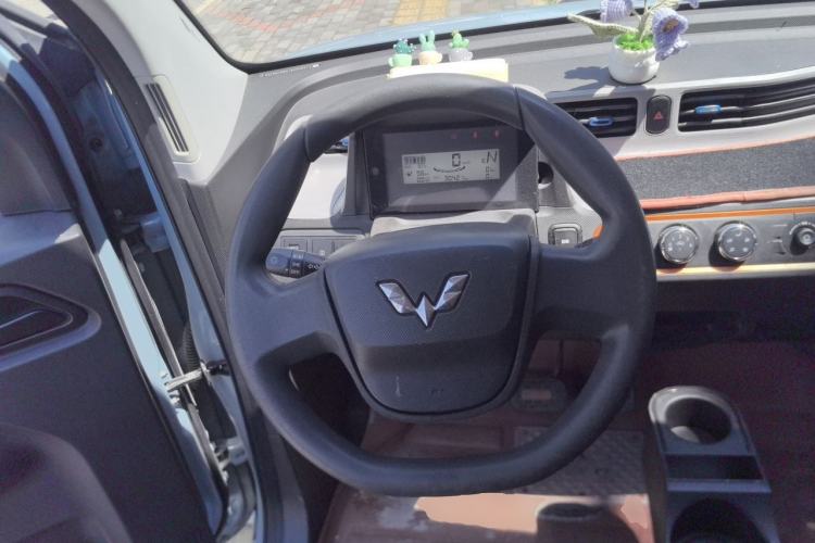Used Wuling Hongguang MINIEV 2020 Lite Version Lithium Iron Phosphate Steering Wheel
