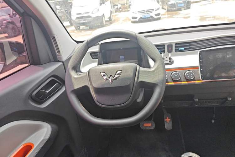 Used Wuling Hongguang MINIEV 2020 Zizai Version Lithium-NMC Steering Wheel