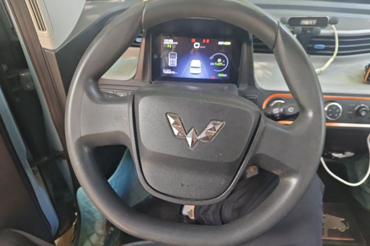 Used Wuling Hongguang MINIEV 2020 Enjoyment Model Lithium Iron Phosphate Steering Wheel