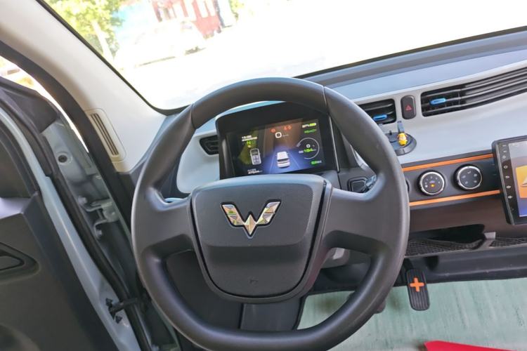 Used Wuling Hongguang MINIEV 2020 Enjoyment Model Lithium Iron Phosphate Steering Wheel