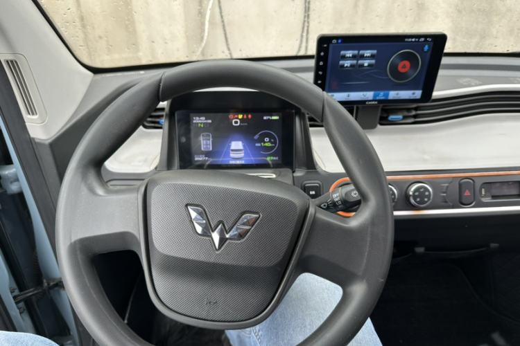 Used Wuling Hongguang MINIEV 2020 Enjoyment Model Lithium Iron Phosphate Steering Wheel