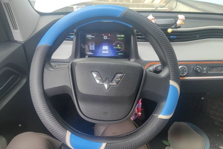 Used Wuling Hongguang MINIEV 2020 Enjoyment Model Lithium Iron Phosphate Steering Wheel