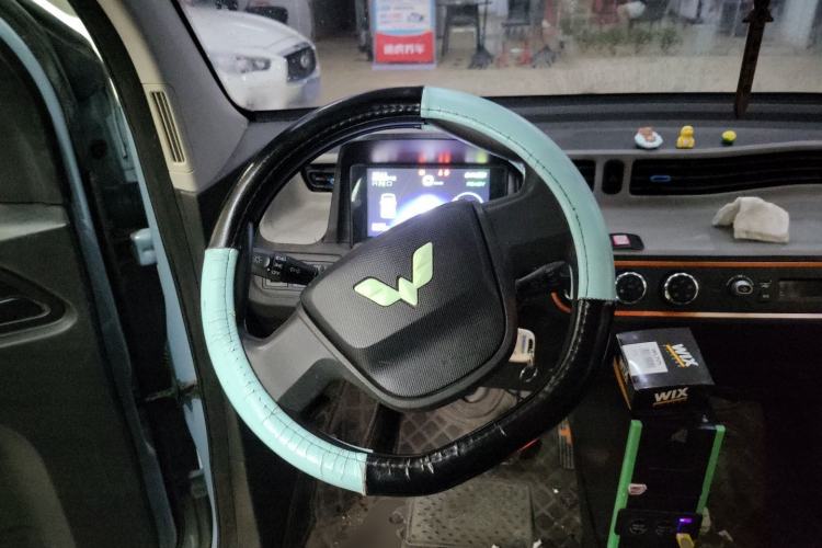 Used Wuling Hongguang MINIEV 2020 Enjoyment Model Lithium Iron Phosphate Steering Wheel