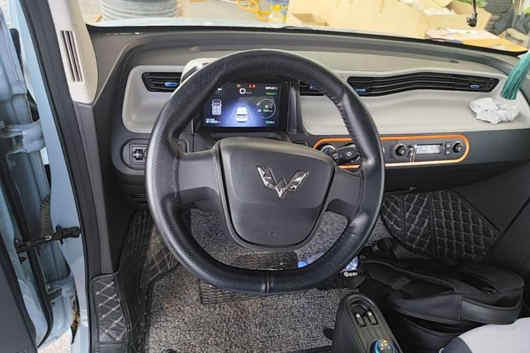 Used Wuling Hongguang MINIEV 2020 Enjoyment Model Lithium Iron Phosphate Steering Wheel