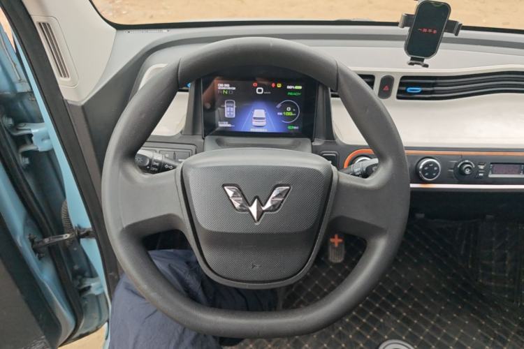 Used Wuling Hongguang MINIEV 2020 Enjoyment Model Lithium Iron Phosphate Steering Wheel