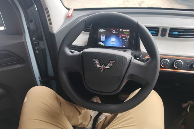 Used Wuling Hongguang MINIEV 2020 Enjoyment Model Lithium Iron Phosphate Steering Wheel