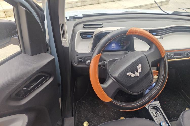 Used Wuling Hongguang MINIEV 2020 Enjoyment Model Lithium Iron Phosphate Steering Wheel