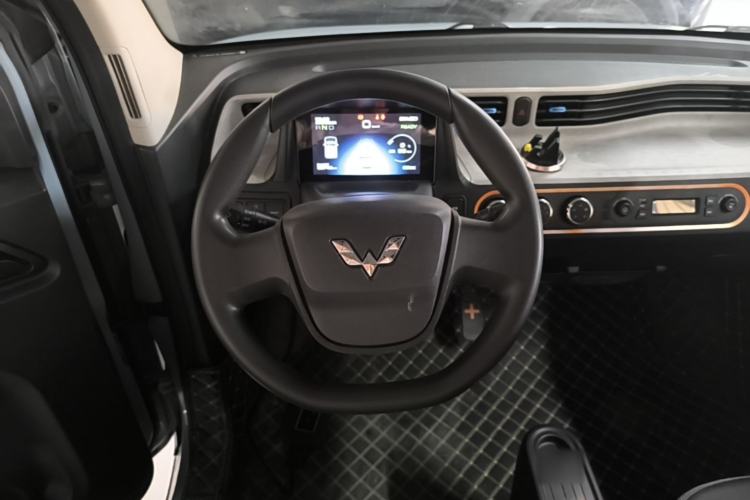 Used Wuling Hongguang MINIEV 2020 Enjoyment Model Lithium Iron Phosphate Steering Wheel