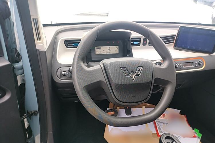 Used Wuling Hongguang MINIEV 2020 Easy Version Lithium-Ion Battery Steering Wheel