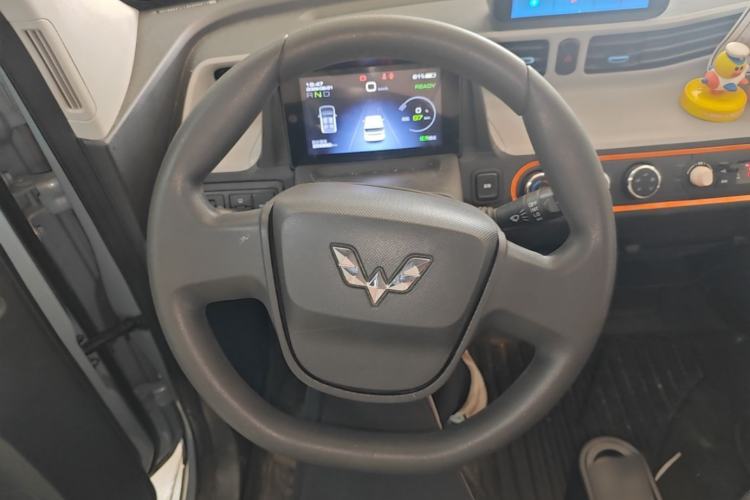 Used Wuling Hongguang MINIEV 2020 Enjoyment Model Lithium Iron Phosphate Steering Wheel