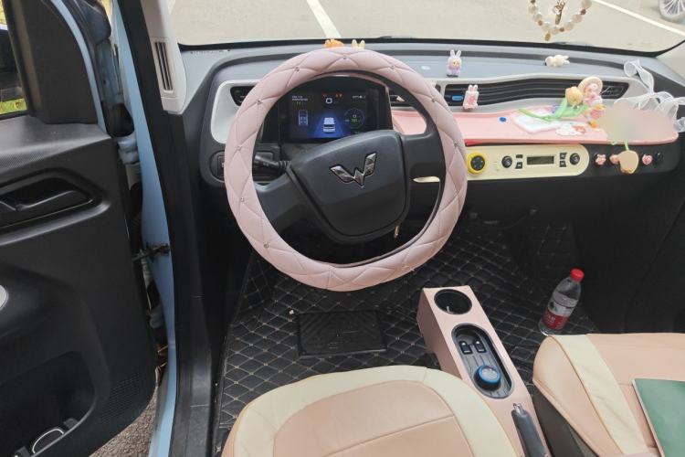 Used Wuling Hongguang MINIEV 2020 Enjoyment Model Lithium Iron Phosphate Steering Wheel