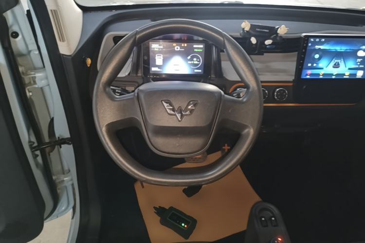 Used Wuling Hongguang MINIEV 2020 Freedom Version Lithium Iron Phosphate Steering Wheel