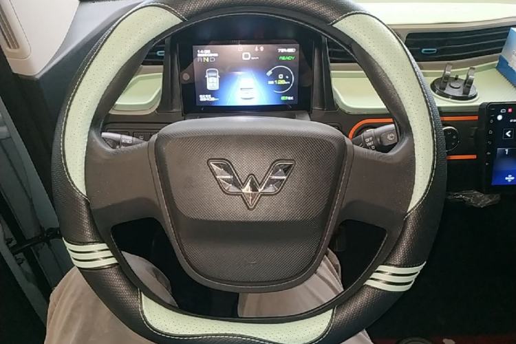 Used Wuling Hongguang MINIEV 2020 Enjoyment Model Lithium Iron Phosphate Steering Wheel