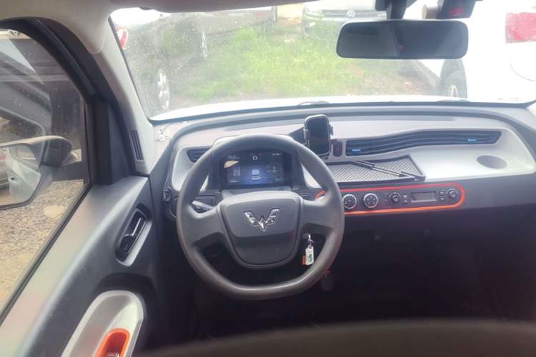 Used Wuling Hongguang MINIEV 2020 Freedom Version Lithium Iron Phosphate Steering Wheel