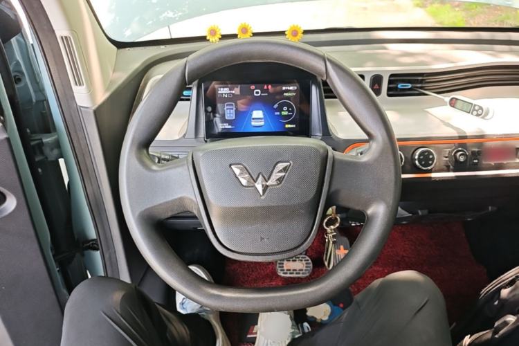 Used Wuling Hongguang MINIEV 2020 Enjoyment Model Lithium Iron Phosphate Steering Wheel