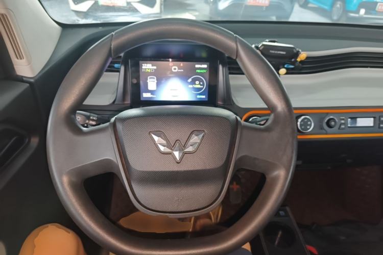Used Wuling Hongguang MINIEV 2020 Enjoyment Model Lithium Iron Phosphate Steering Wheel