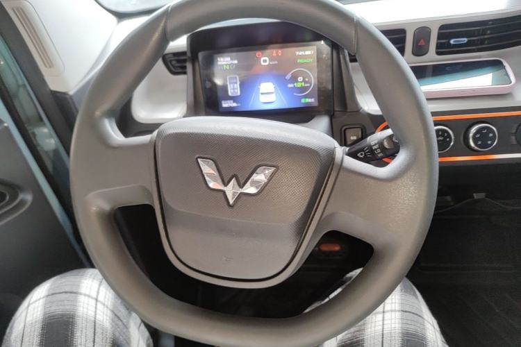 Used Wuling Hongguang MINIEV 2020 Enjoyment Model Lithium Iron Phosphate Steering Wheel