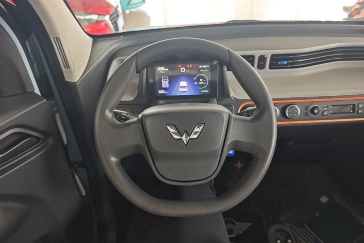 Used Wuling Hongguang MINIEV 2020 Enjoyment Model Lithium Iron Phosphate Steering Wheel
