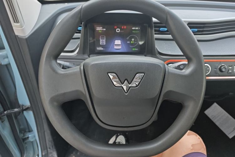 Used Wuling Hongguang MINIEV 2020 Enjoyment Model Lithium Iron Phosphate Steering Wheel