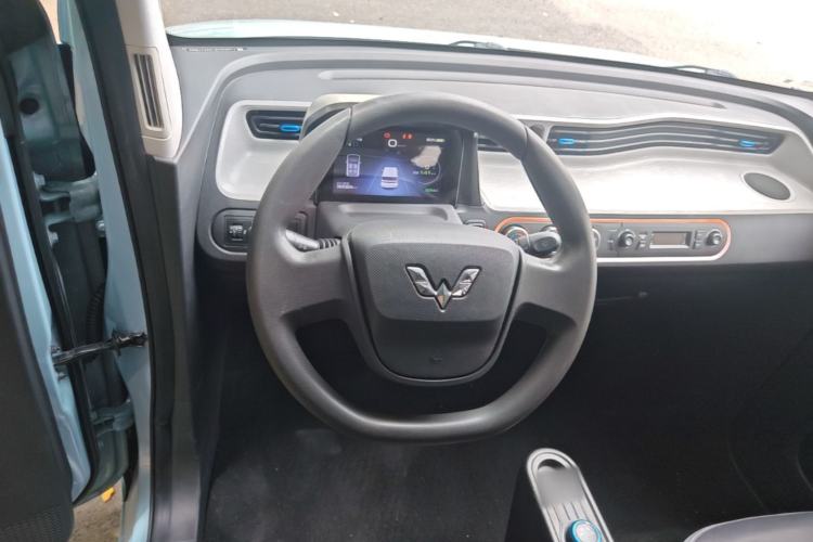 Used Wuling Hongguang MINIEV 2020 Enjoyment Model Lithium Iron Phosphate Steering Wheel