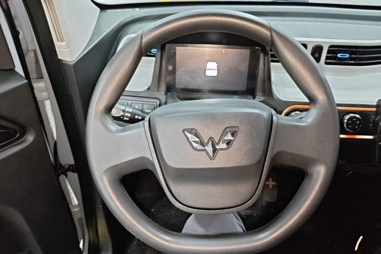 Used Wuling Hongguang MINIEV 2020 Zizai Version Lithium-NMC Steering Wheel
