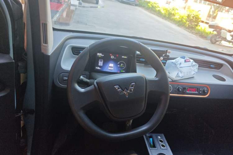 Used Wuling Hongguang MINIEV 2020 Enjoy Edition Lithium-Ion Battery Steering Wheel