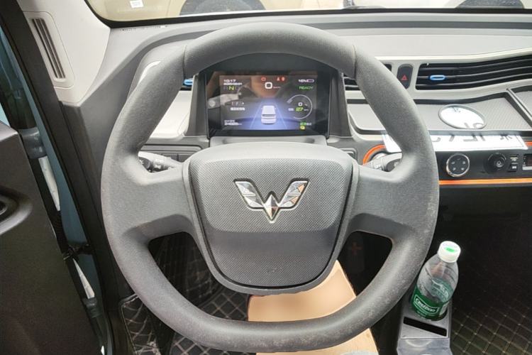 Used Wuling Hongguang MINIEV 2020 Enjoyment Model Lithium Iron Phosphate Steering Wheel