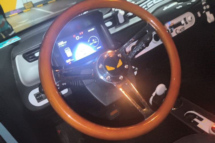 Used Wuling Hongguang MINIEV 2020 Enjoyment Model Lithium Iron Phosphate Steering Wheel