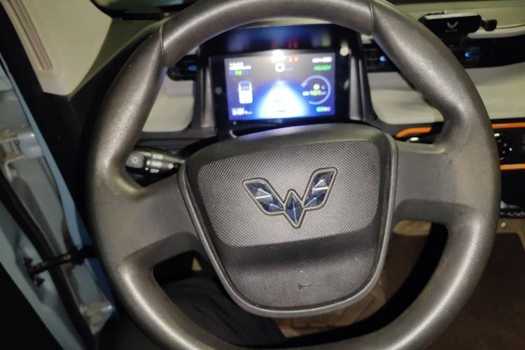 Used Wuling Hongguang MINIEV 2020 Enjoyment Model Lithium Iron Phosphate Steering Wheel
