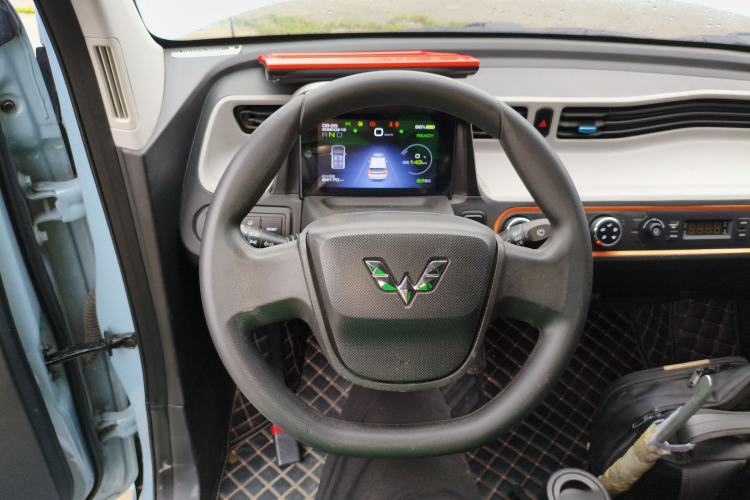 Used Wuling Hongguang MINIEV 2020 Enjoyment Model Lithium Iron Phosphate Steering Wheel