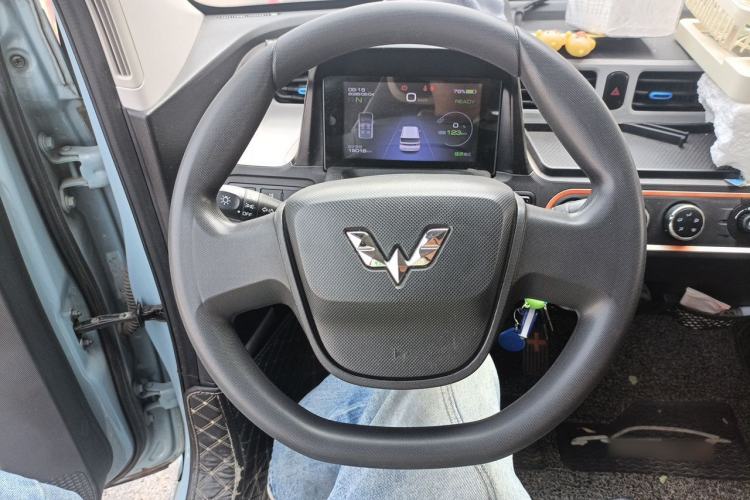 Used Wuling Hongguang MINIEV 2020 Enjoyment Model Lithium Iron Phosphate Steering Wheel