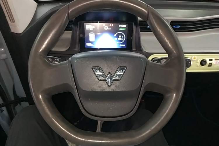 Used Wuling Hongguang MINIEV 2020 Freedom Version Lithium Iron Phosphate Steering Wheel