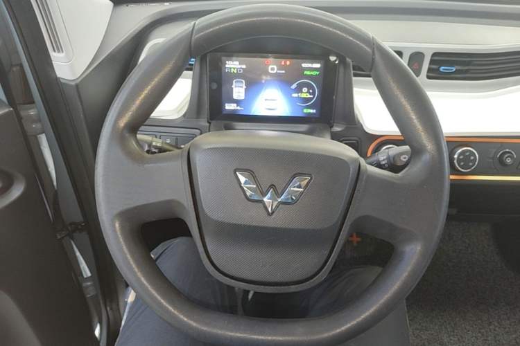 Used Wuling Hongguang MINIEV 2020 Zizai Version Lithium-NMC Steering Wheel