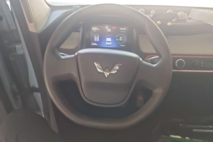 Used Wuling Hongguang MINIEV 2020 Enjoyment Model Lithium Iron Phosphate Steering Wheel