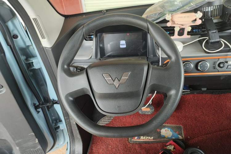 Used Wuling Hongguang MINIEV 2020 Enjoyment Model Lithium Iron Phosphate Steering Wheel