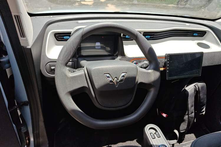 Used Wuling Hongguang MINIEV 2020 Freedom Version Lithium Iron Phosphate Steering Wheel