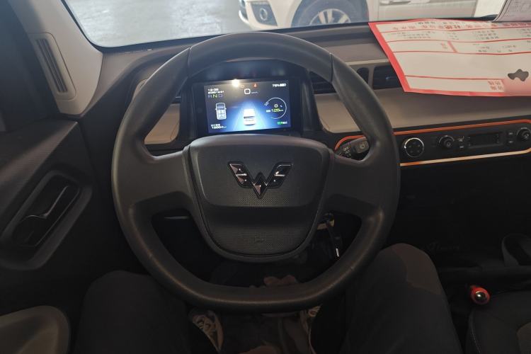 Used Wuling Hongguang MINIEV 2020 Enjoyment Model Lithium Iron Phosphate Steering Wheel