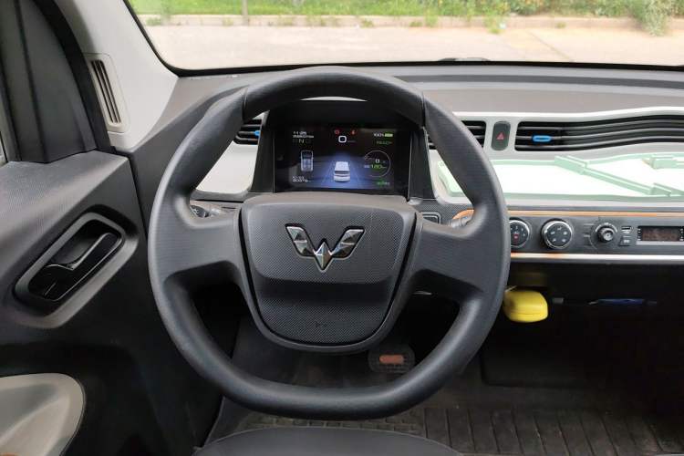 Used Wuling Hongguang MINIEV 2020 Freedom Version Lithium Iron Phosphate Steering Wheel