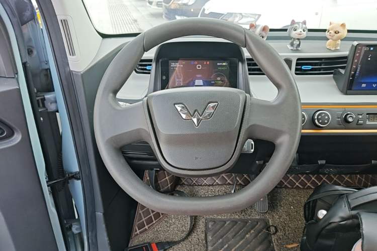 Used Wuling Hongguang MINIEV 2020 Enjoyment Model Lithium Iron Phosphate Steering Wheel