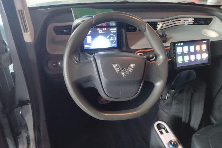 Used Wuling Hongguang MINIEV 2020 Freedom Version Lithium Iron Phosphate Steering Wheel