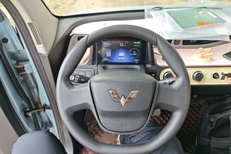 Used Wuling Hongguang MINIEV 2020 Enjoyment Model Lithium Iron Phosphate Steering Wheel