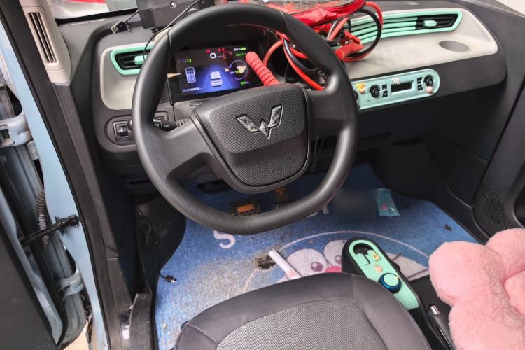 Used Wuling Hongguang MINIEV 2020 Enjoyment Model Lithium Iron Phosphate Steering Wheel
