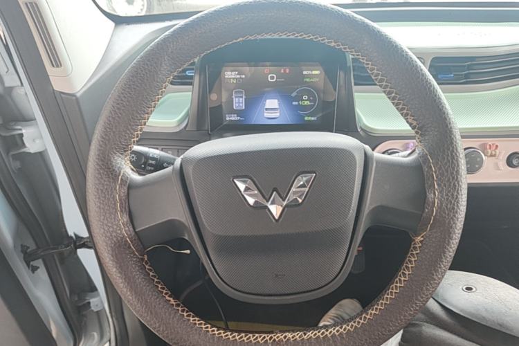 Used Wuling Hongguang MINIEV 2020 Freedom Version Lithium Iron Phosphate Steering Wheel