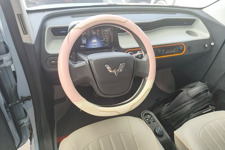 Used Wuling Hongguang MINIEV 2020 Enjoyment Model Lithium Iron Phosphate Steering Wheel