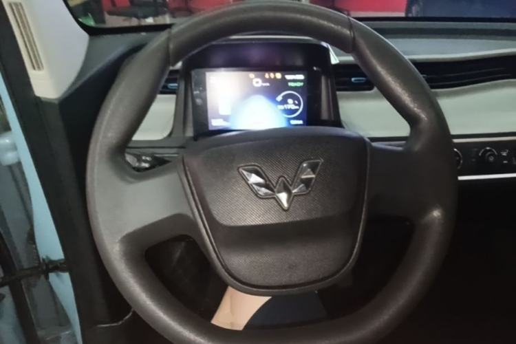Used Wuling Hongguang MINIEV 2020 Enjoyment Model Lithium Iron Phosphate Steering Wheel